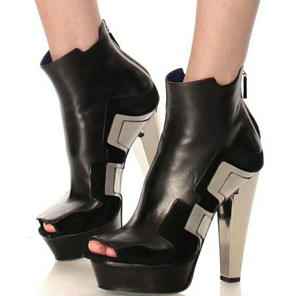 Raphael Young Gold Heels